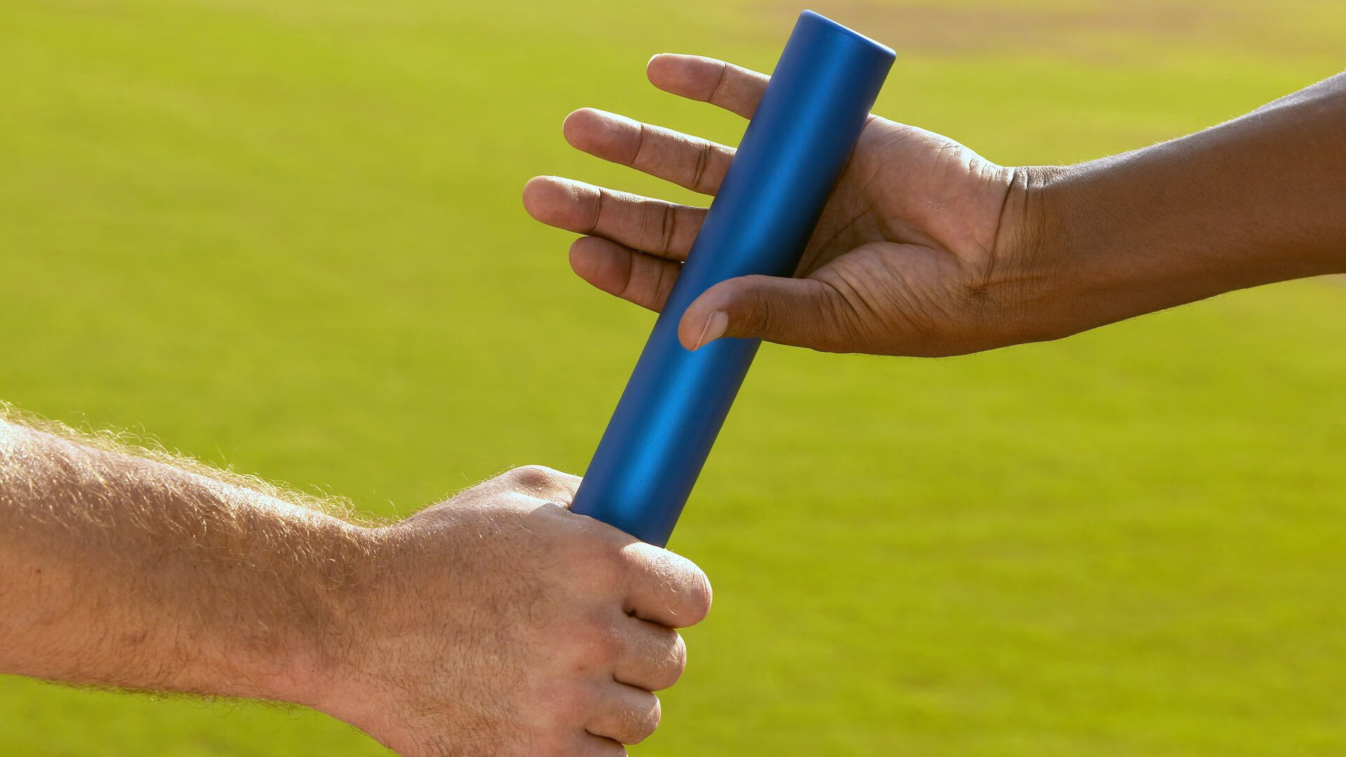 掘金表现稳定，球队默契度联盟顶级，球队配合默契